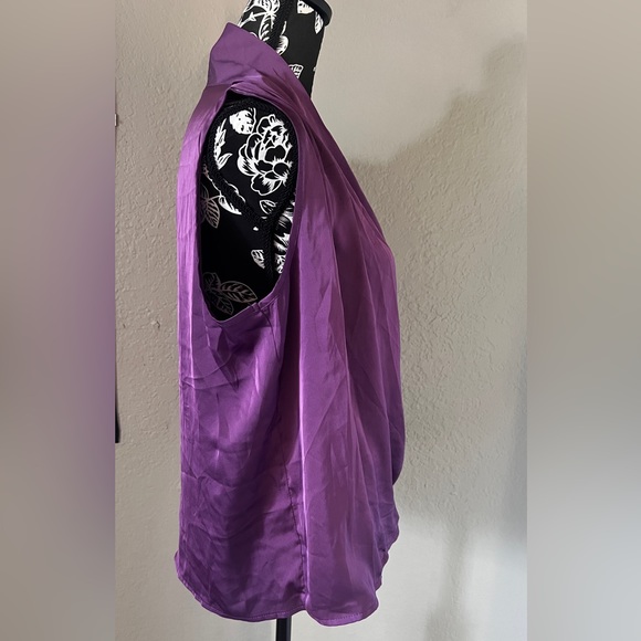 SHEIN pleated Satin Surplice Sleeveless tank Size L NWOT - Picture 2 of 9